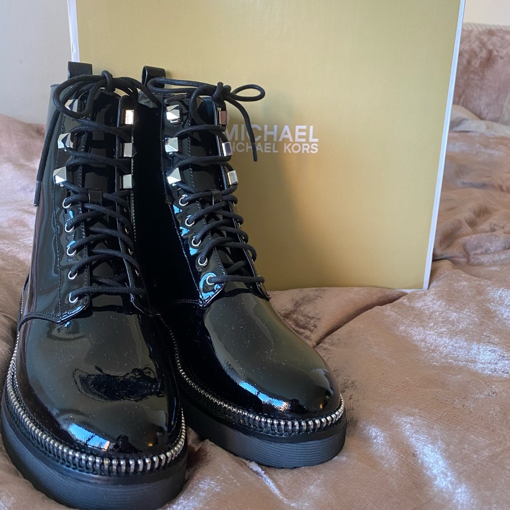 Michael Kors Haskell patent Bootie size 7.5